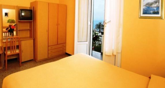 Hotel Villa Bianca Laigueglia Habitación foto