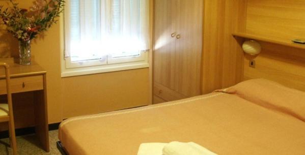 Hotel Villa Bianca Laigueglia Habitación foto